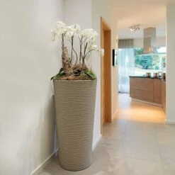 Pot Natura Haut. 110 Cm (3 Coloris) -LeafJoy Shop 9673 poterie natura sahara 110cm en situation 02